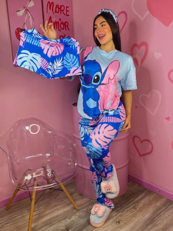 Pijama con tres piezas de Stitch para mujer